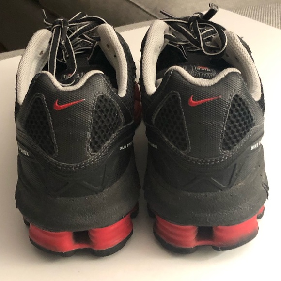 RARE NIKE SHOX JUNGA 2006 BLACK WITH RED MEN’S SZ 8 TRAIL/RUNNING 313830-011 - Picture 4 of 16